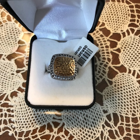 Jewelry - Beautiful two toned sterling silver ring!!